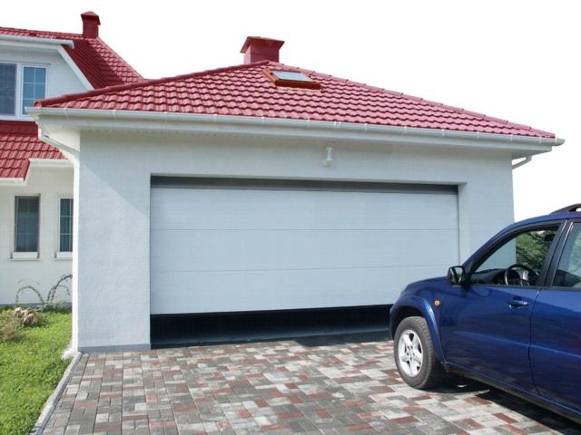 Секционные ворота